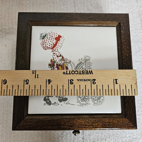 Vintage Holly Hobbie Tile Top Jewelry Trinket Box Red Felt Divided Insert - Picture 7 of 9